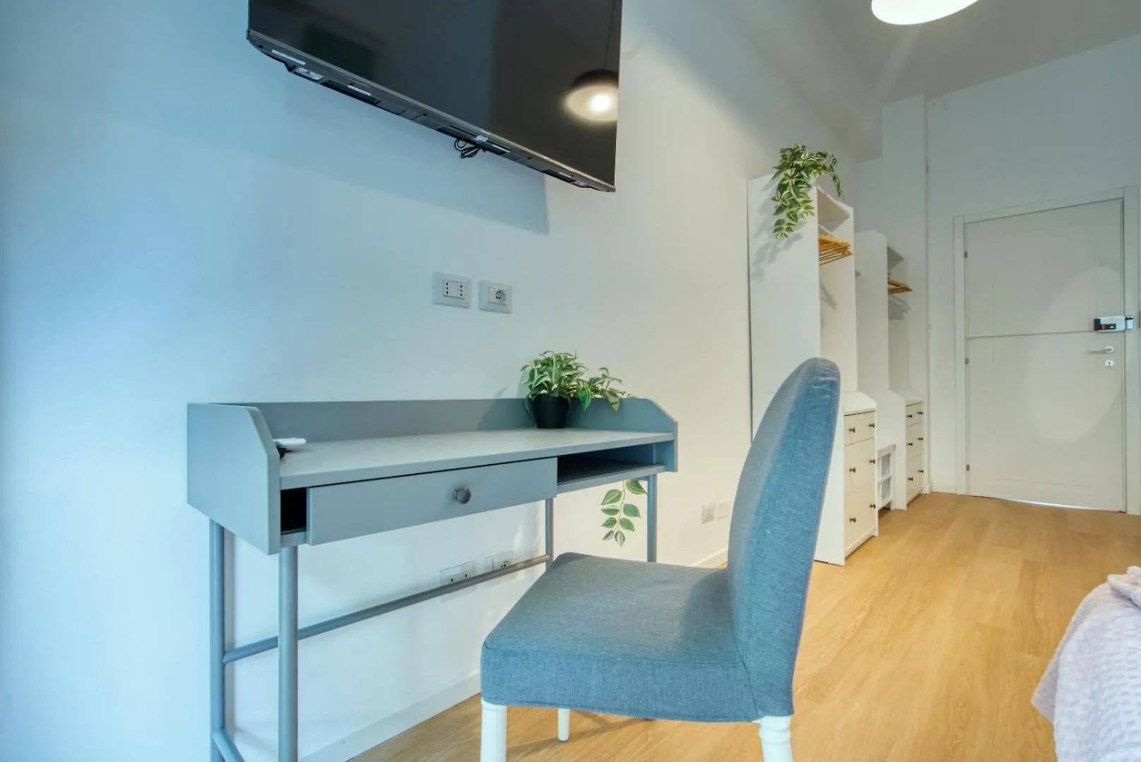 Italianflat - Elegant Suites With Balcony In Navigli Milan