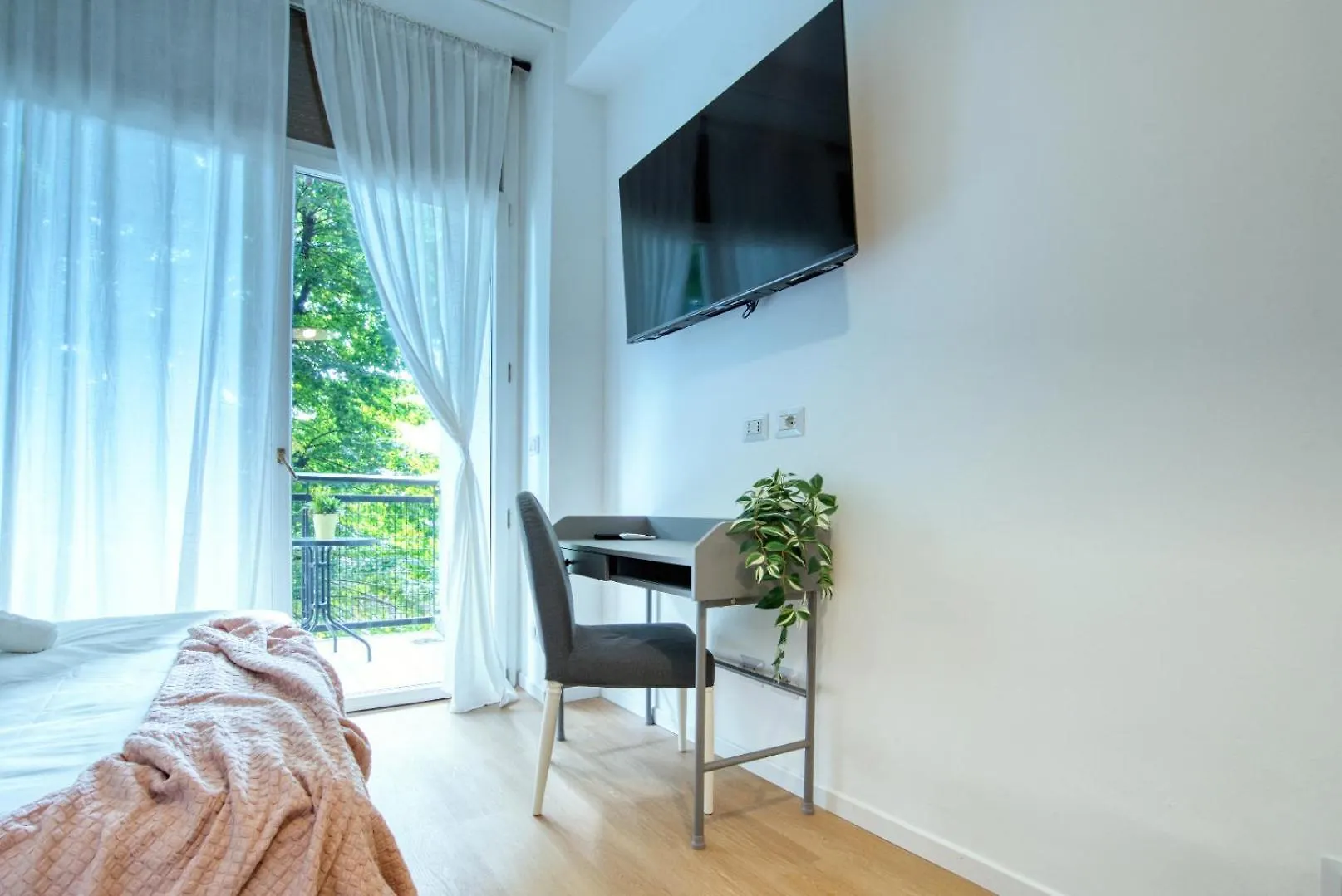Italianflat - Elegant Suites With Balcony In Navigli Milan